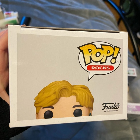 BTS V POP - Picture 5 of 6